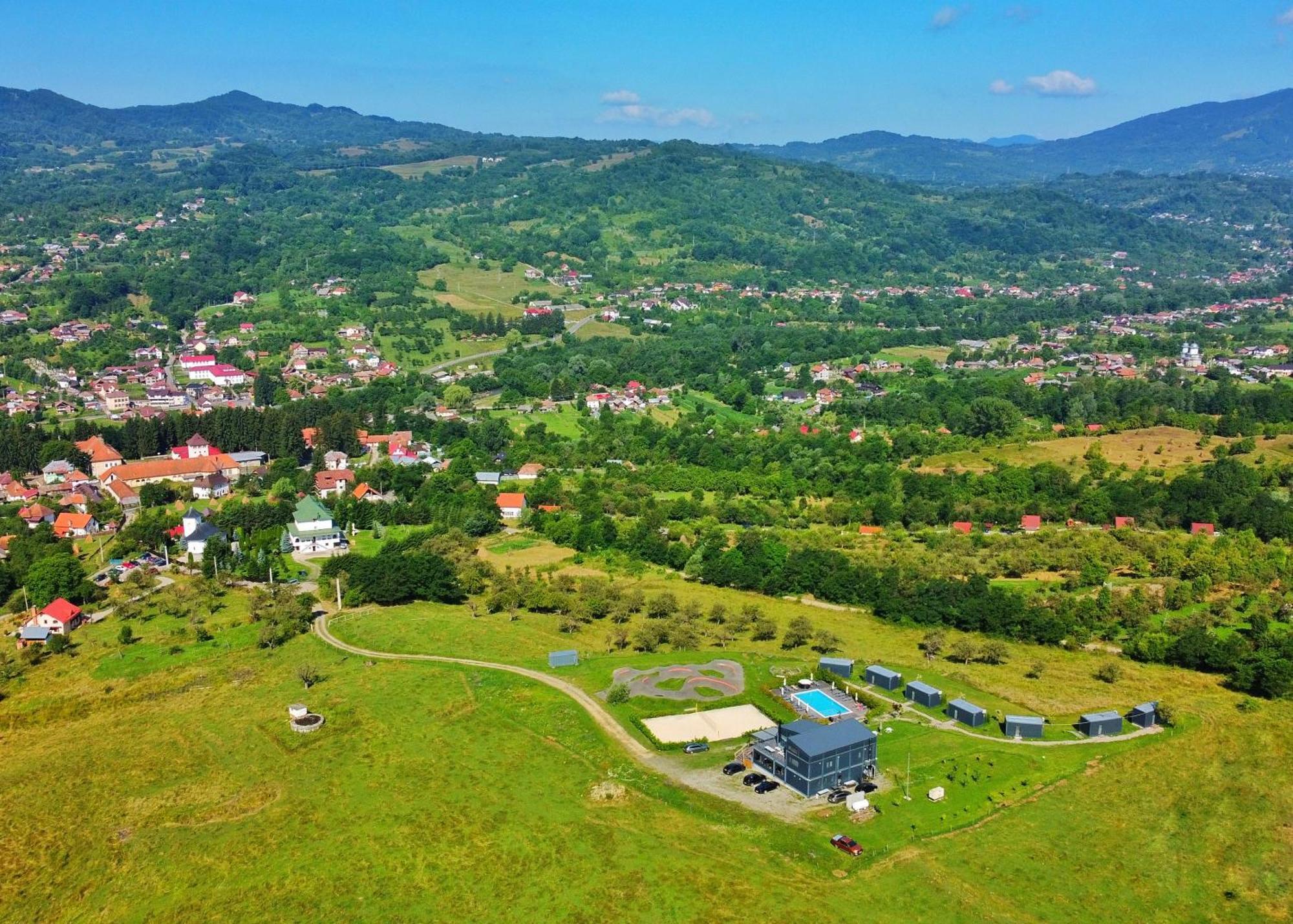 Hotel Flandra Glamping Corbeni Exterior foto